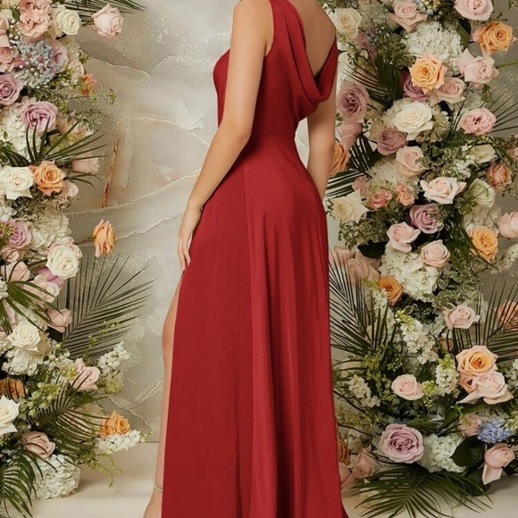 Draped neck split thigh dress - Picture 4 of 9